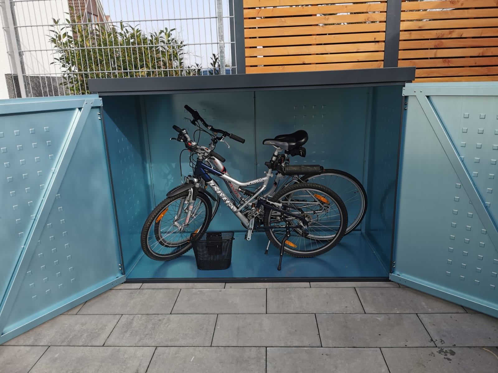 Gartenbox Fahrradgarage Fw Mit Pflanzenwanne Aus Aluminium Ral